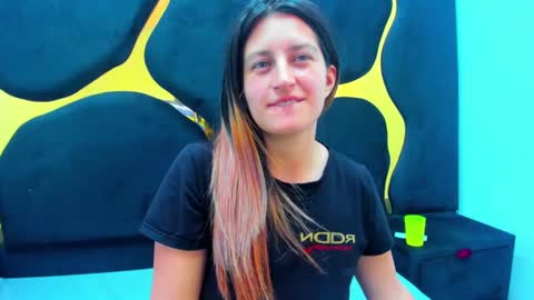 GiaRoussel online show from 25, 2, 2025