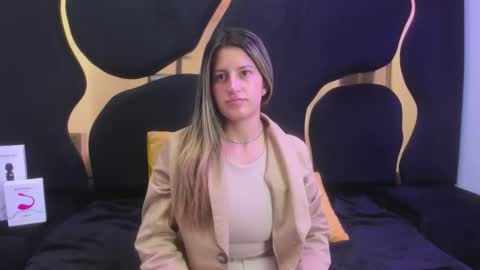 GiaRoussel online show from 19, 9, 2025