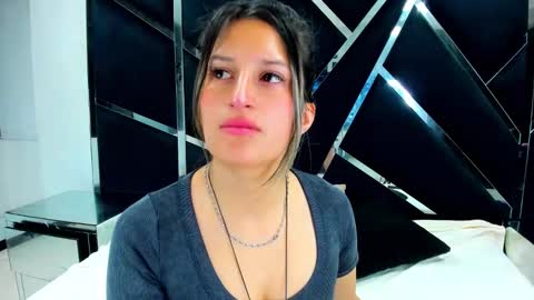 GiaRoussel online show from 14, 12, 2025