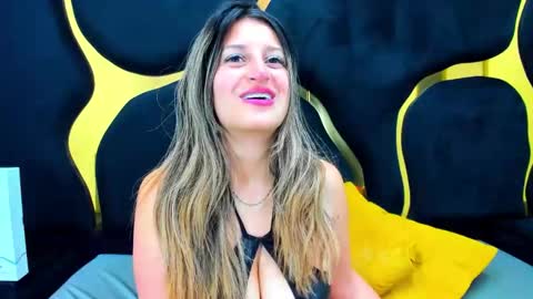 GiaRoussel online show from 15, 12, 2025