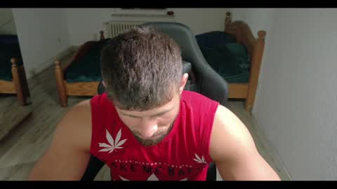 Snapshot of gigollo65 chatting on 4, 4, 2026 Moki online show from 4, 4, 2026