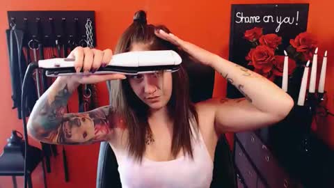 Snapshot of gina_hotlick chatting on 27, 5, 2026 gina_hotlick online show from 27, 5, 2026