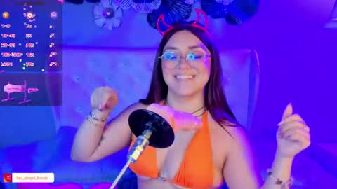 Snapshot of ginger_honeyy chatting on 28, 7, 2026 Chloe online show from 28, 7, 2026