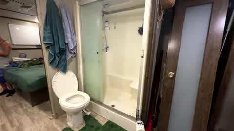 gingerbear3742 online show from 7, 10, 2025