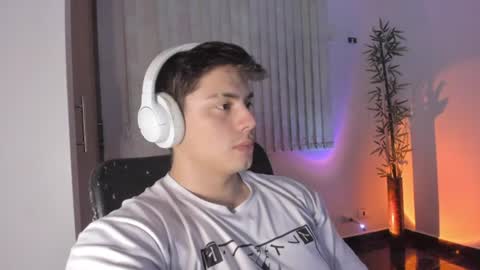 Snapshot of gio_russo chatting on 25, 6, 2026 GioRusso online show from 25, 6, 2026