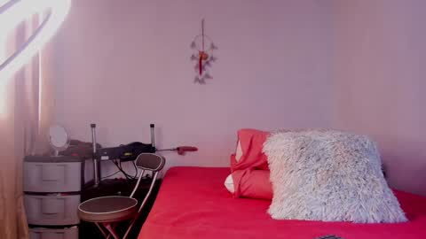 Girasol Walton online show from 5, 2, 2025