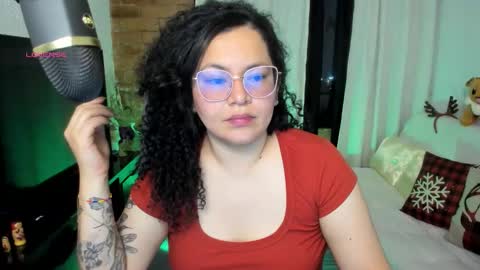 girl_inline online show from 16, 12, 2025