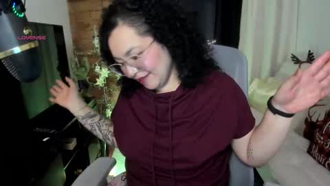 girl_inline online show from 17, 12, 2025