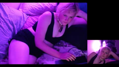 girldell online show from 14, 1, 2026