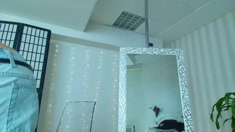 Snapshot of girlnextd00r_ chatting on 19, 2, 2025 Hanna online show from 19, 2, 2025