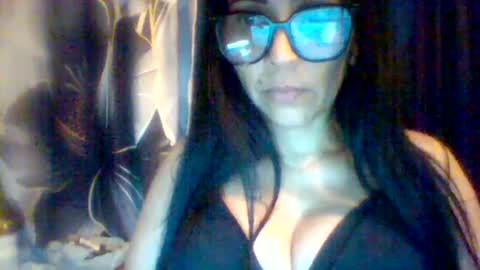 gisell489415 online show from 16, 6, 2026
