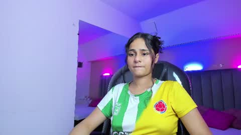Snapshot of giselle_roldan chatting on 18, 6, 2026 GISELLE ROLDAN online show from 18, 6, 2026
