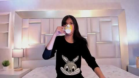 Giselle Tompos online show from 23, 3, 2026