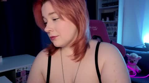 Snapshot of gitera_ chatting on 11, 6, 2026 AlexaMillis online show from 11, 6, 2026
