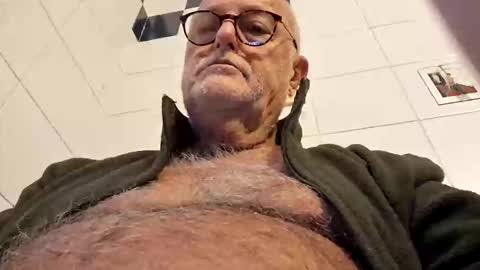 Snapshot of giutomma930394 chatting on 3, 11, 2025 giutomma930394 online show from 3, 11, 2025