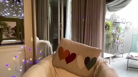 Gl1tter Barbie online show from 3, 2, 2025