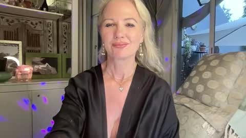 Gl1tter Barbie online show from 6, 11, 2025