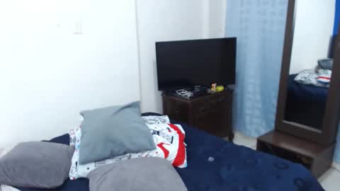 Snapshot of glennddastar chatting on 28, 11, 2025 GlennddaStar online show from 28, 11, 2025