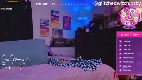 Glitch online show from 28, 2, 2025