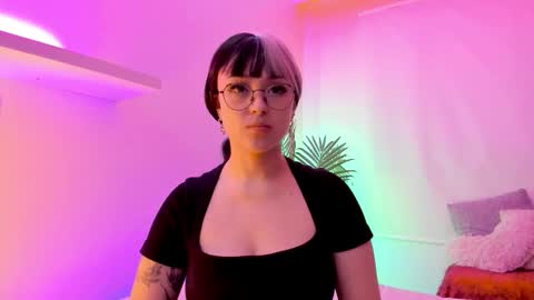 Mimi online show from 14, 11, 2025