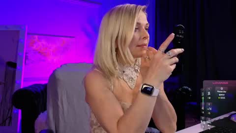 Snapshot of gloria_lovely chatting on 2, 6, 2026 Gloria online show from 2, 6, 2026