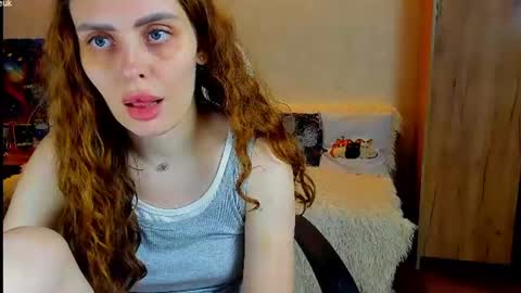 Snapshot of gloria_wood chatting on 4, 7, 2026 Gloria Wood online show from 4, 7, 2026