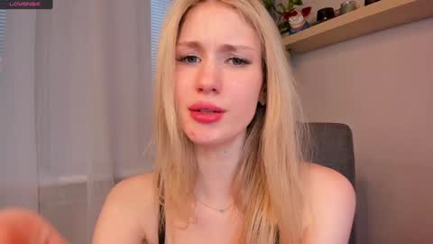 Snapshot of glowhub_ chatting on 19, 2, 2026 Ann Eliz and Gigi online show from 19, 2, 2026