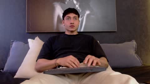 Snapshot of god_of_olympus1 chatting on 19, 12, 2024 steven online show from 19, 12, 2024