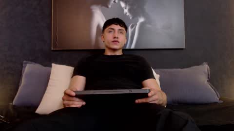 Snapshot of god_of_olympus1 chatting on 22, 12, 2024 steven online show from 22, 12, 2024