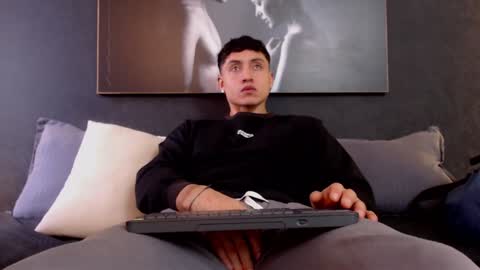 Snapshot of god_of_olympus1 chatting on 25, 12, 2024 steven online show from 25, 12, 2024