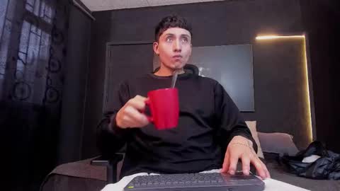 Snapshot of god_of_olympus1 chatting on 13, 10, 2025 steven online show from 13, 10, 2025