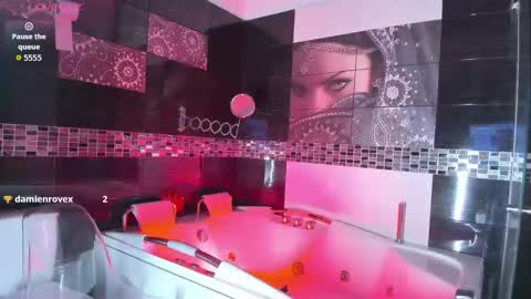 ahsley  online show from 24, 10, 2025