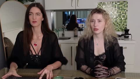 Snapshot of goddess_marylin chatting on 21, 1, 2025 330 UTC2 girls online show from 21, 1, 2025