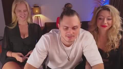 Snapshot of goddess_marylin chatting on 12, 2, 2025 330 UTC2 girls online show from 12, 2, 2025