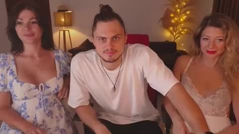 Snapshot of goddess_marylin chatting on 27, 2, 2025 330 UTC2 girls online show from 27, 2, 2025