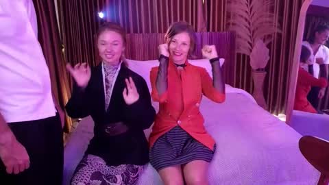 Snapshot of goddess_marylin chatting on 11, 1, 2026 330 UTC2 girls online show from 11, 1, 2026