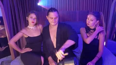 Snapshot of goddess_marylin chatting on 11, 2, 2026 330 UTC2 girls online show from 11, 2, 2026