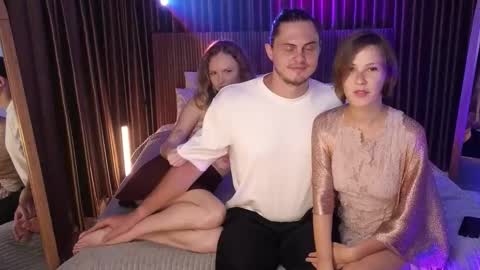 Snapshot of goddess_marylin chatting on 22, 2, 2026 330 UTC2 girls online show from 22, 2, 2026