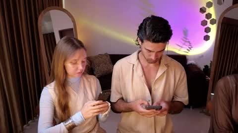   330 UTC2 girls   online show from 17, 4, 2026