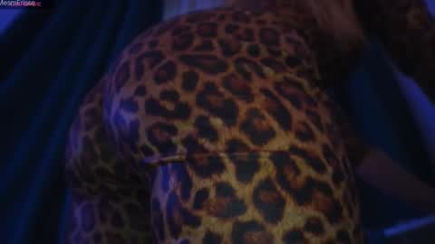 MesmErisse online show from 1, 10, 2025