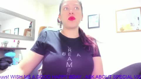 Snapshot of goddessjessica_roger chatting on 29, 7, 2026 Goddess Jessica and slave Roger online show from 29, 7, 2026