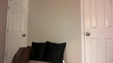 Crazzyboutrain online show from 8, 10, 2025