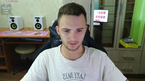 Snapshot of golden_boyyy21 chatting on 16, 7, 2026 Golden boyyy21 online show from 16, 7, 2026