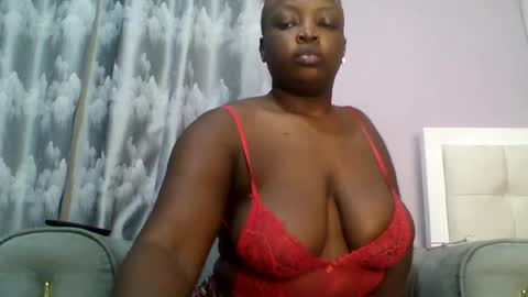 Snapshot of goldencurves_bunny chatting on 21, 6, 2026 Bella online show from 21, 6, 2026