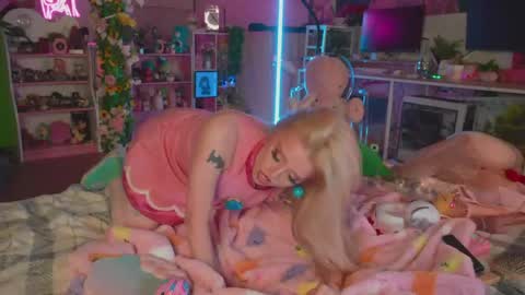 Snapshot of goldengoddessxxx chatting on 25, 4, 2026 Sammy online show from 25, 4, 2026