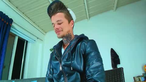 Goldy Loyal93 online show from 14, 9, 2025