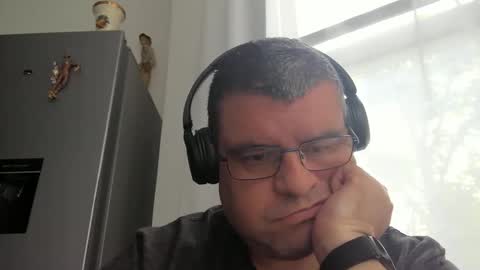 gomezgonz5 online show from 18, 10, 2025