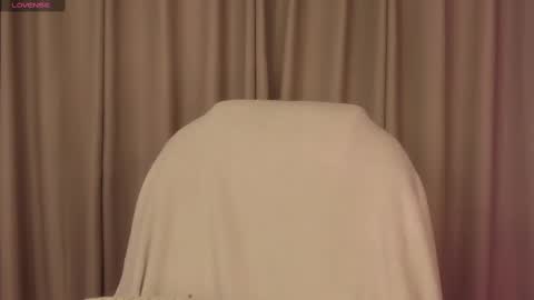 Rose  online show from 28, 2, 2025