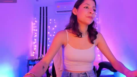 i am Jessi  I love animals and drawing I hope to get along with everyone. XOXO online show from 26, 2, 2026