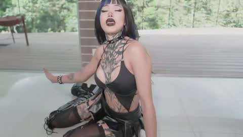 sophie  Special celebration a the beach 300k followers 3011 and 0112   online show from 25, 3, 2026